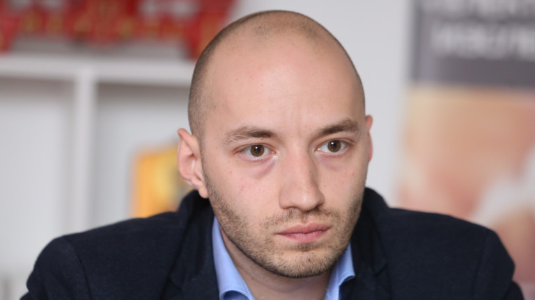 При критичен спад в подкрепата за кабинета ротацията може да е и преди март