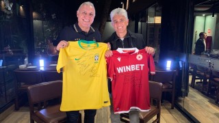 Легендата на българския и световен футбол Христо Стоичков демонстрира близките