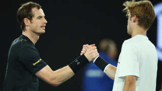 Сър Мъри продължава напред на Australian Open