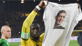 Предполагаеми отломки от самолета в който е пътувал футболистът Емилиано