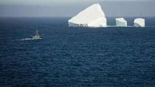 Най малко четирима души са загинали а 15 са в неизвестност