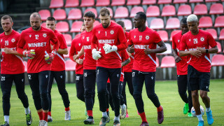 ЦСКА днес ще раздели отбора си на две групи Едната