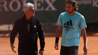 Гръцкият тенисист Стефанос Циципас също коментира тримесечното отстраняване на италианеца