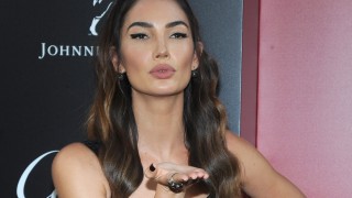 Моделът на Victoria s Secret стана поредната знаменитост която реши да