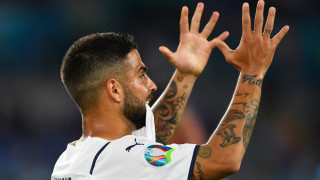 Нападателят на Италия Лоренцо Инсинье отбеляза третия гол за големия