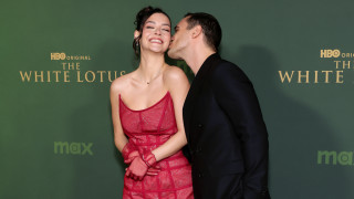 Няма как да не се усмихнем искрено когато видим двама млади