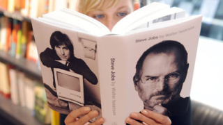 Книгата за Стив Джобс стана бестселър