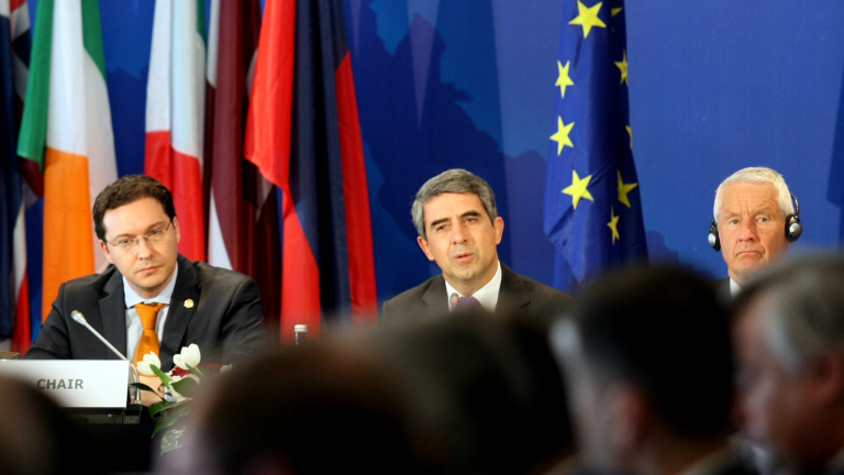 Плевнелиев призова Европа за адекватен отговор на рекордния брой кризи