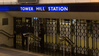 Лондонската полиция е евакуирала метростанцията Tower Hill след съобщения за