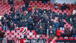 Феновете на Локомотив София отново изразиха недоволството си от ситуацията