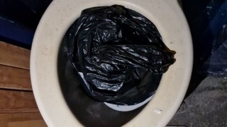 Полицията намери над половин килограм канабис, укрит в тоалетна чиния в Костинброд