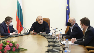 Два варианта за заведенията предлага Борисов на Ангелов