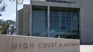 Върховният съд на Австралия потвърди историческо съдебно решение за клевета