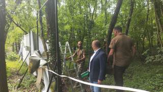 За първи път държавата си влиза в ролята и започва