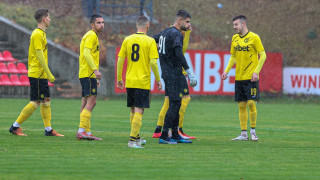 Юноша на Фиорентина кара проби в Миньор Перник Става въпрос
