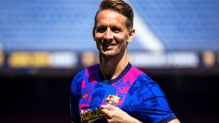 Барселона представи нападателя Люк де Йонг Играчът от Нидерландия подписа договор с