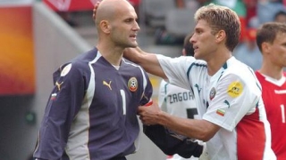 Бившият национален вратар на България Здравко Здравков все още държи