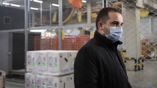 Поредната пратка ваксини на Пфайзер пристигнаха в страната на летище