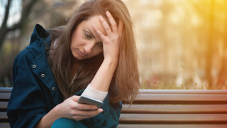 45 от младежите в България се притесняват от финансови проблеми