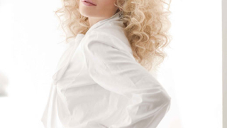 Мария Игнатова и Алекс Раева -  водещи на “България търси талант”