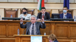 Ще помогнем на Бойко Борисов за много неща Това каза