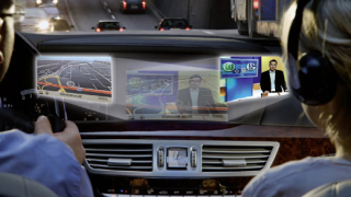 Mercedes оборудва S-Class с ново поколение дисплей
