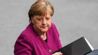 Кризата с коронавируса е в началото, предупреди Меркел и подкрепи СЗО