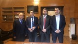 Подпис при закрити врата, но със снимки