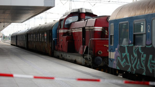 Два влака се удариха на централната жп гара в София