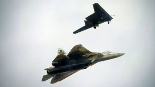 Русия провежда световна премиера на стелт-дрон за пускане от Су-57Е в Ел Аламейн