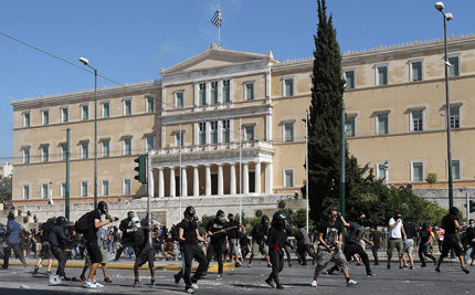 Гърция пред пълна блокада