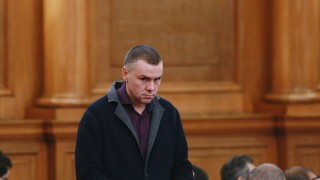 Депутатът Христо Петров обяви лично мотивите си от трибуната защо