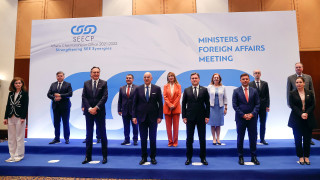 Няма по важно по ефективно и по катализиращо решение за укрепване на стабилността