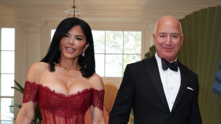 Джеф Безос и Лорън Санчес са сгодени вече от година