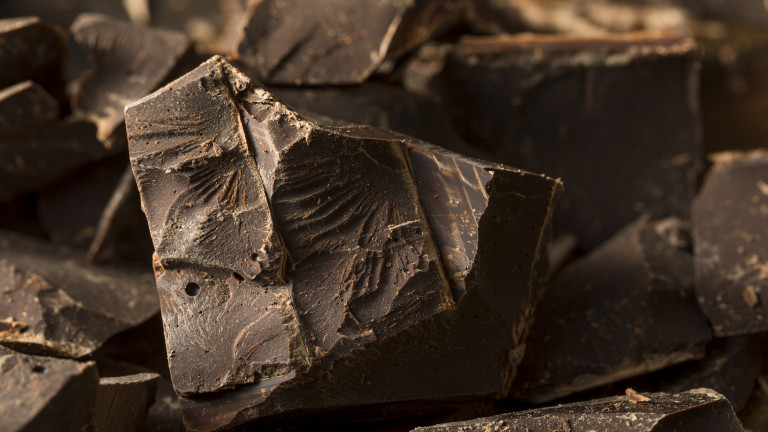 Черният шоколад е не просто десерт, а една от супер