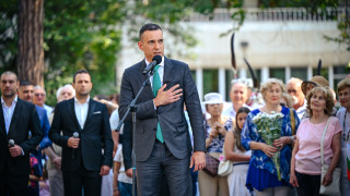 На 6 септември Васил Терзиев не иска да чертаем, а да трием разделителни линии