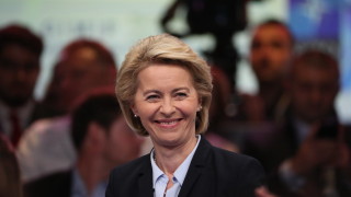 Военният министър на Германия спряган за председател на ЕК?