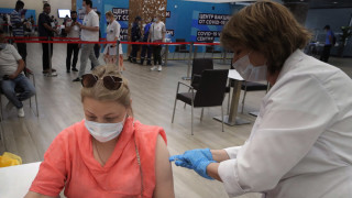Русия нареди задължителна Covid ваксинация на служителите в 602 организации в Татарстан
