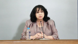 Петкова докладва пред депутатите за студения резерв