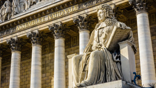 Долната камара на френския парламент гласува в петък за по строги