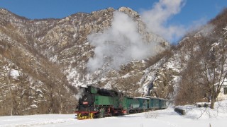 На пътуване със 70-годишен парен локомотив кани БДЖ