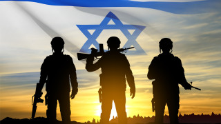 Израелската армия заяви че е разположила ракетни катери в Червено