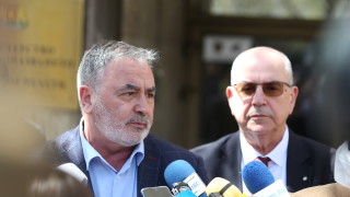 Все още няма окончателно решение за ваксината на Янсен Изчакват