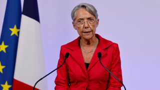 Френският премиер Елизабет Борн подаде оставка в понеделник тъй като