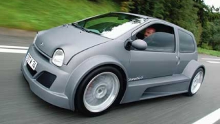 Мощно Twingo ще бори Ferrari и Lamborghini