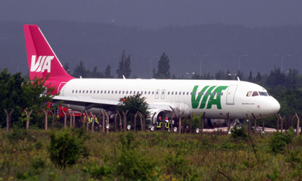 Самолет излезе от пистата на летище „Варна”