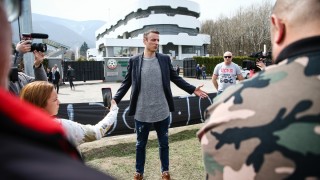 Бившият национал Димитър Бербатов вече е пред базата в Бояна