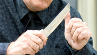 Осъдиха условно 70 годишен хулиган в Стара Загора Възрастният мъж заплашвал с