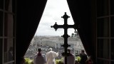  Скандал с обезчестяване във Ватикана 