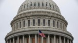  Сенатът на Съединени американски щати преглежда $1,9 трлн. финансова помощ 